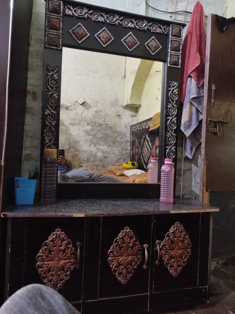 Dressing table with mirror 1