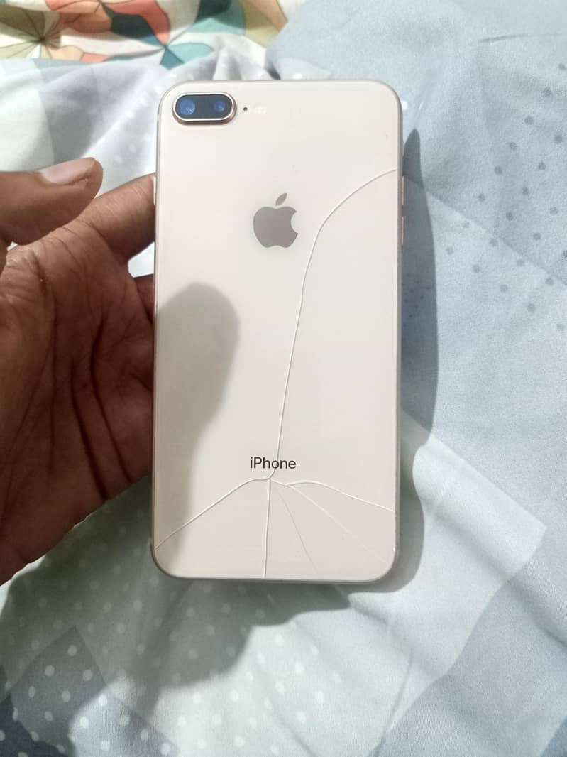 Apple iPhone 8 Plus 4