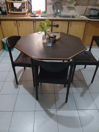Dining Table with 4 chairs