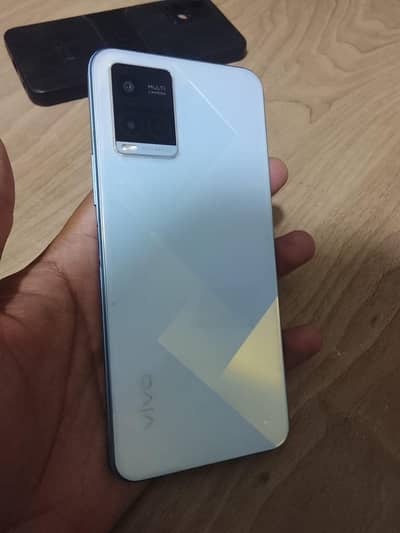 Vivo Y21