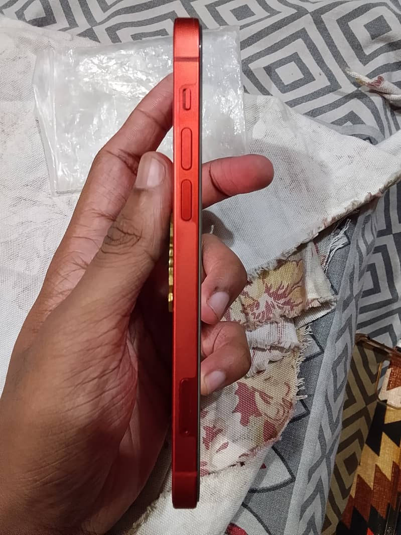 Apple iPhone 12 4