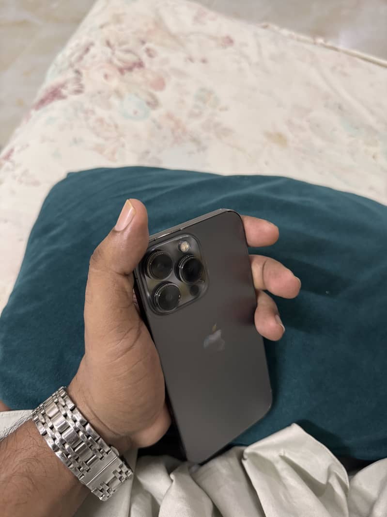 iPhone 13 Pro 4