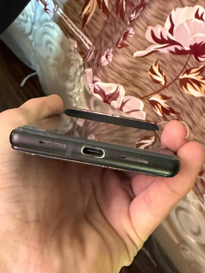 Google Pixel 6 4