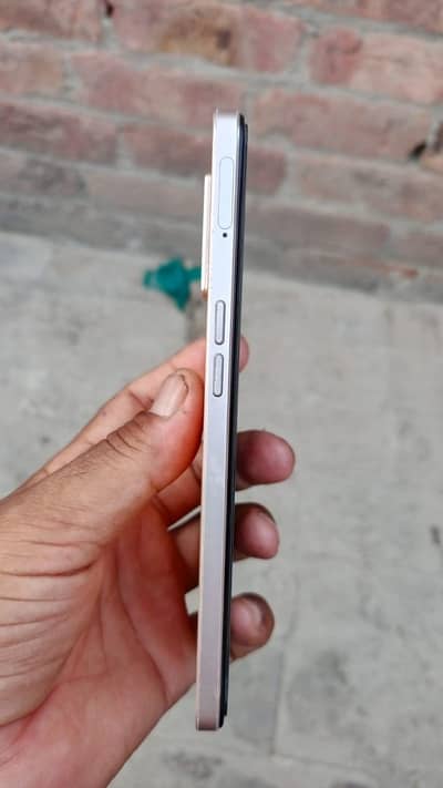 OPPO F21 Pro