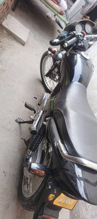 Honda deluxe CG 125 Model 2014.