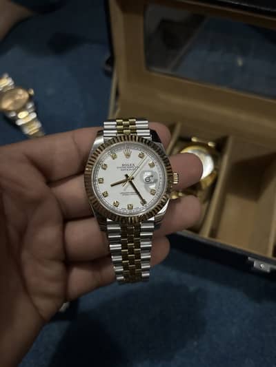 Rolex Luxury Watch - Excellent Condition