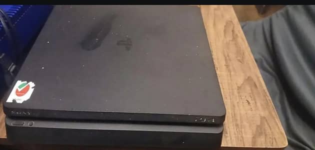 ps4 slim with 2 controller