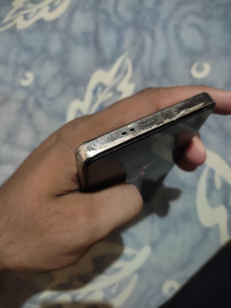 Infinix Note 40 4