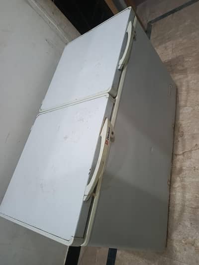 DAWLANCE 2 DOOR INVERTER DEEP FREEZER PERFECT WORKING