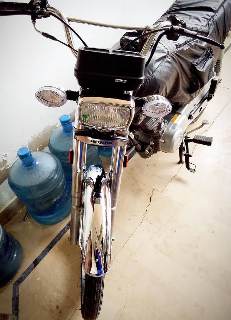 Unique 125 0