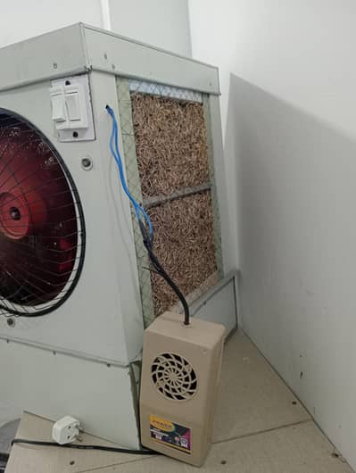 Room air cooler .