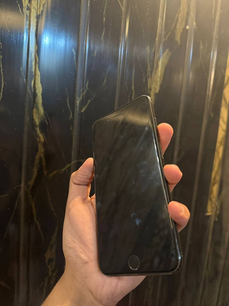 Apple iPhone 7 Plus 0