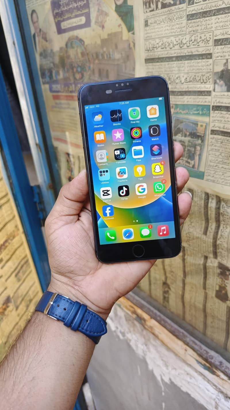 Apple iPhone 8 Plus 0