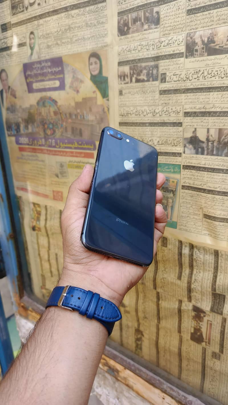 Apple iPhone 8 Plus 2