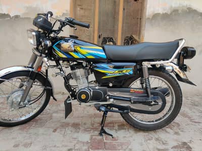 Honda CG 125 2025 Model 2100 KM Driven 10/10 Condition