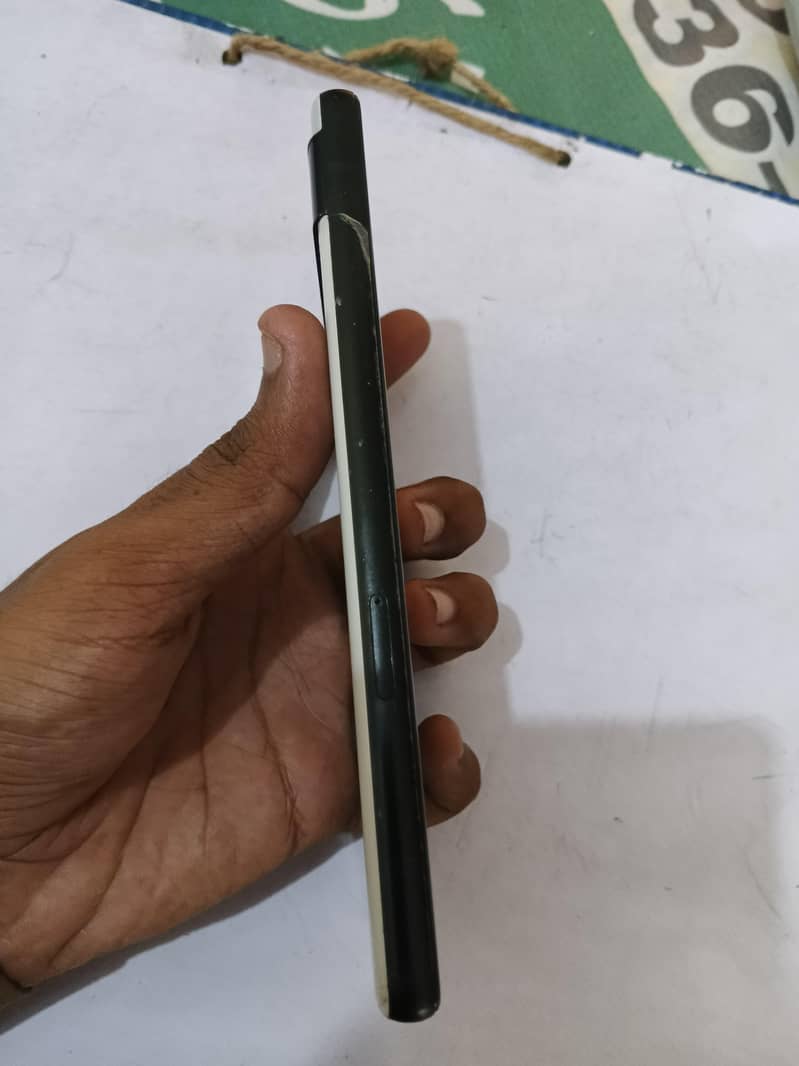 Google Pixel 6a 5