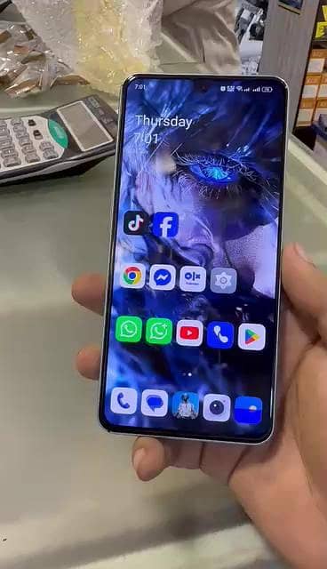 One Plus Ace 2V 12+12gb ram and 256gb 7