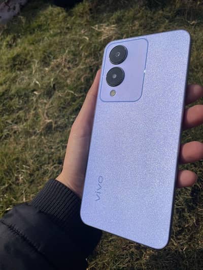 Vivo y17s 4 /128 only phone condition 10/9 charger available original
