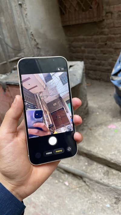 Apple iPhone 13