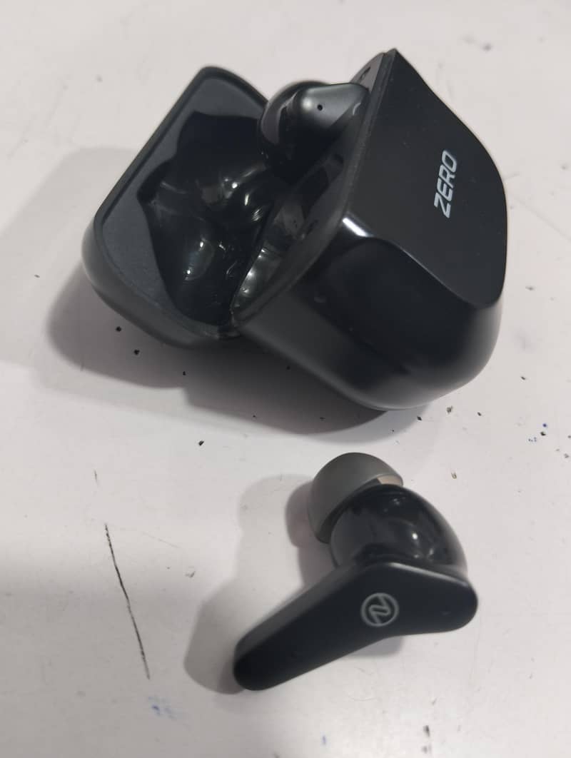 Zero Quantum Earbuds 3