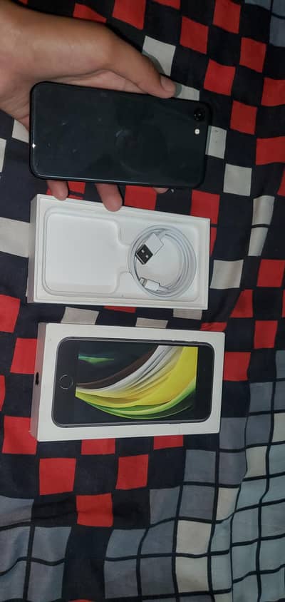 Apple iPhone SE