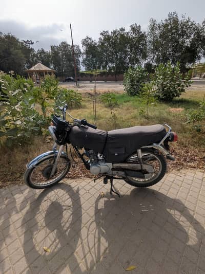 unique 125 genuine condition one hand use bike offer require.