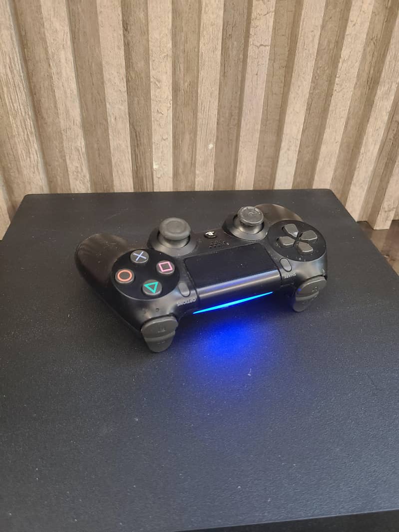 PS4 PRO 2TB 5