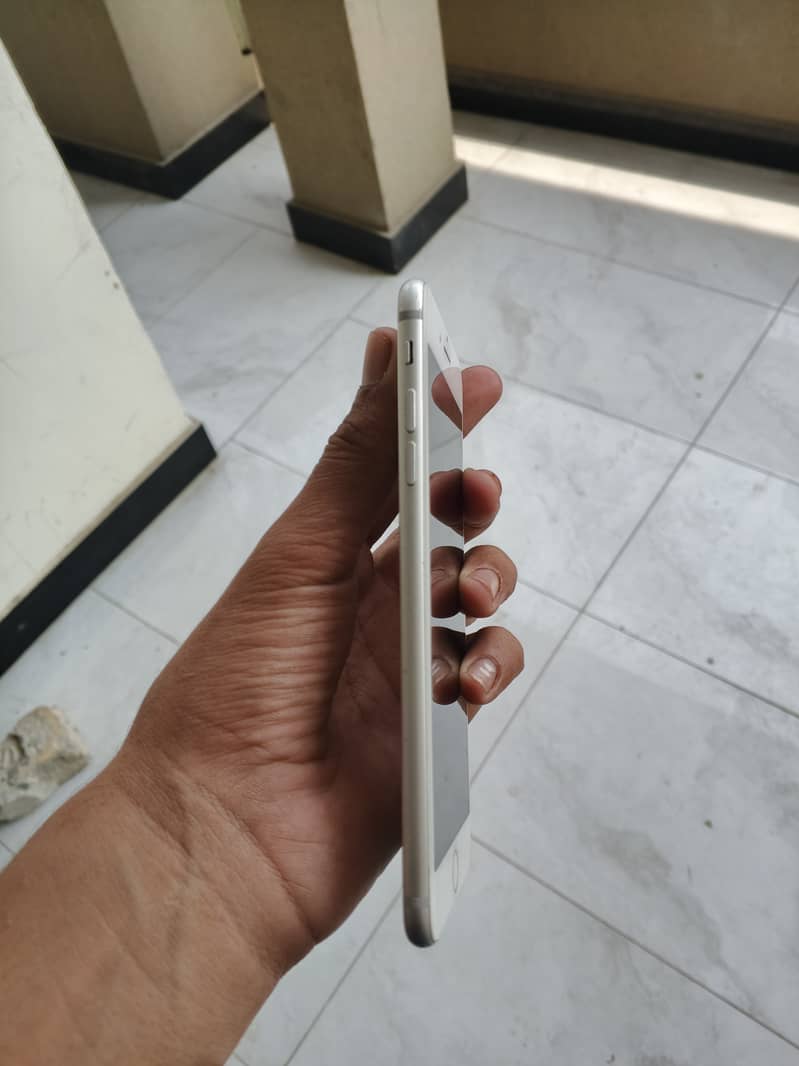 Apple iPhone 7 Plus 2