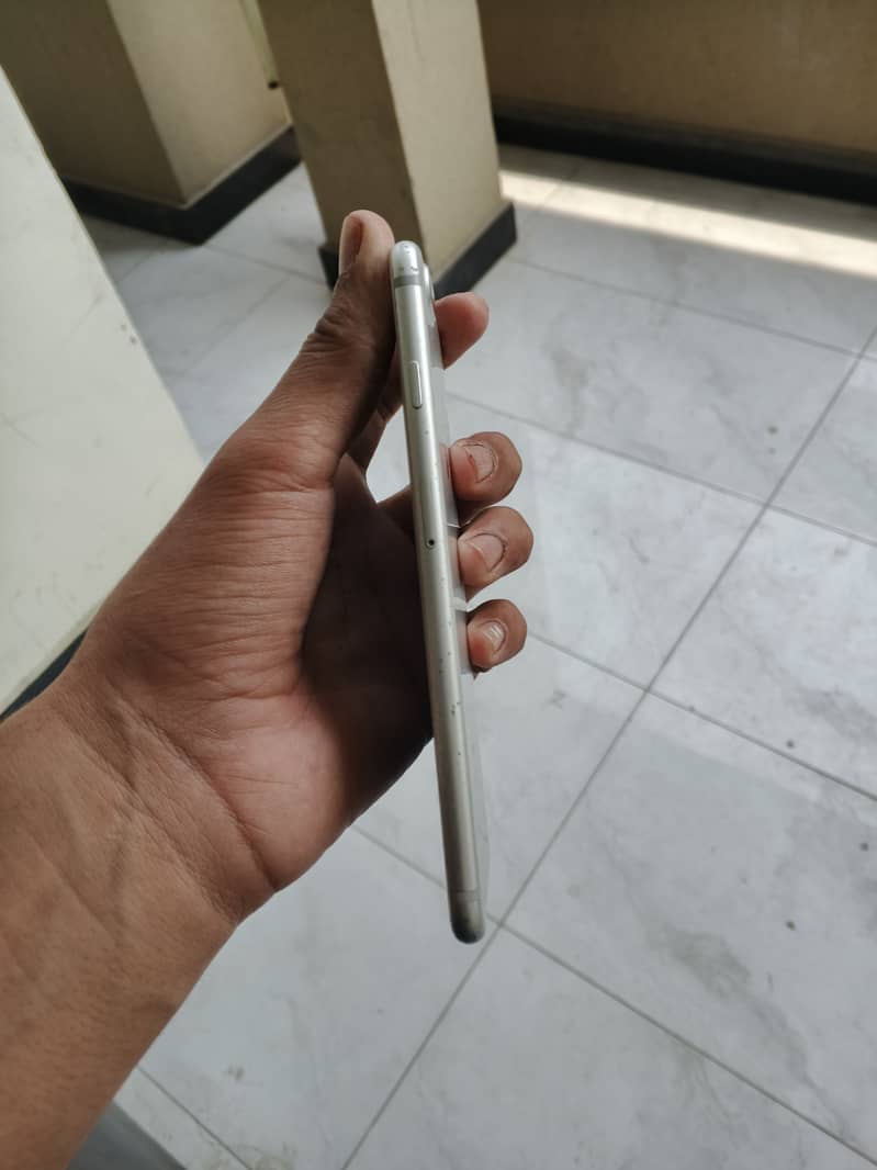 Apple iPhone 7 Plus 3