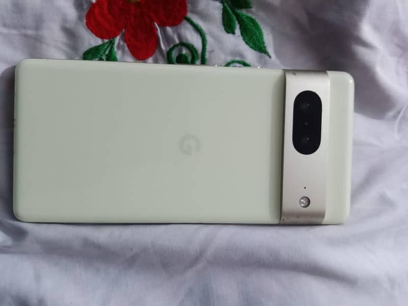 Google Pixel 7 4