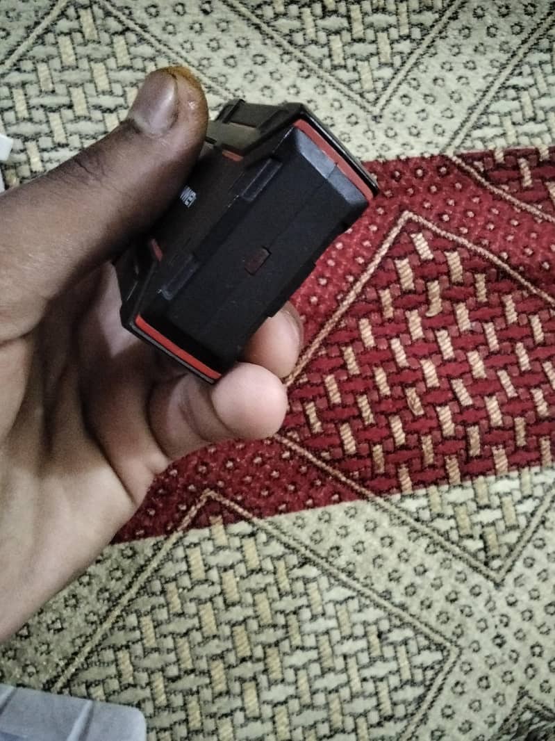 Device condition is 10/10. 3