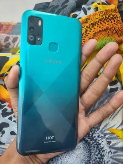 Infinix Hot 9 Play 4/64 betrrey 6000my only mobile
