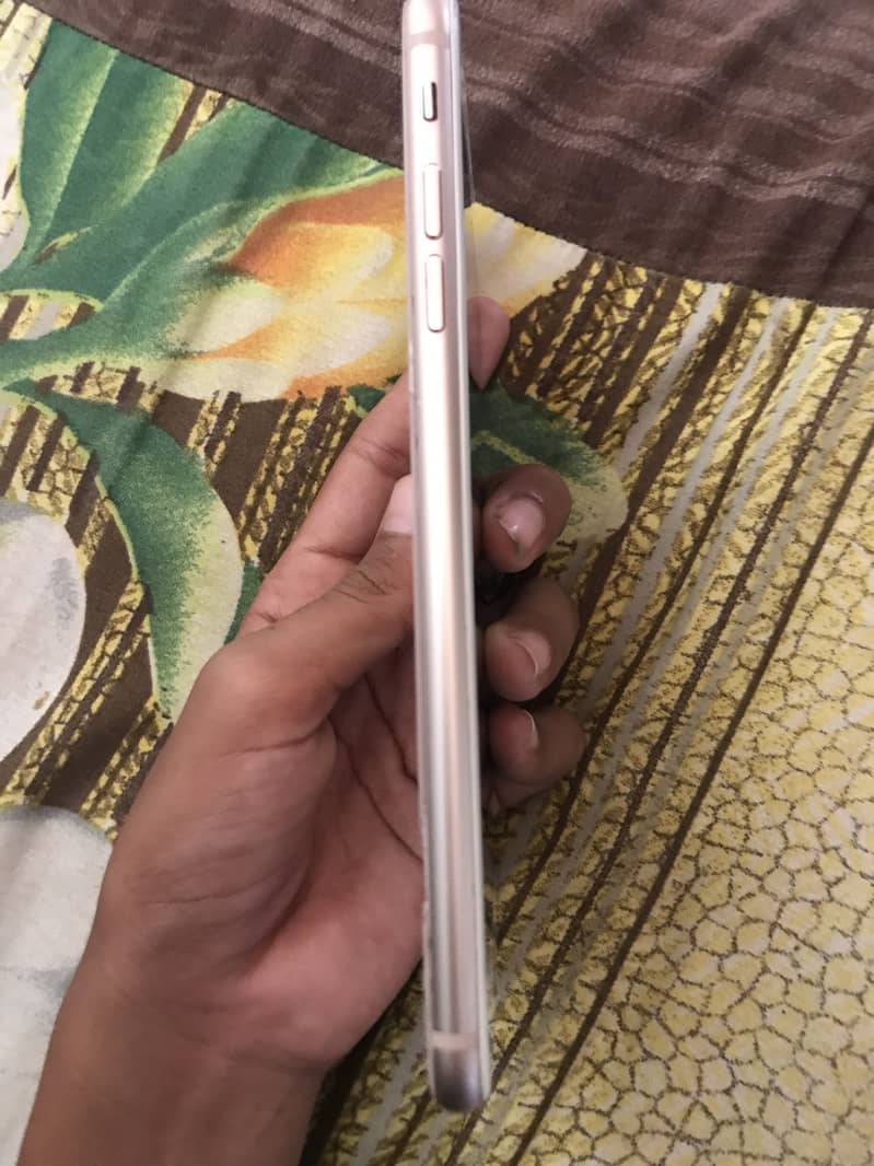 Apple iPhone 8 Plus 2
