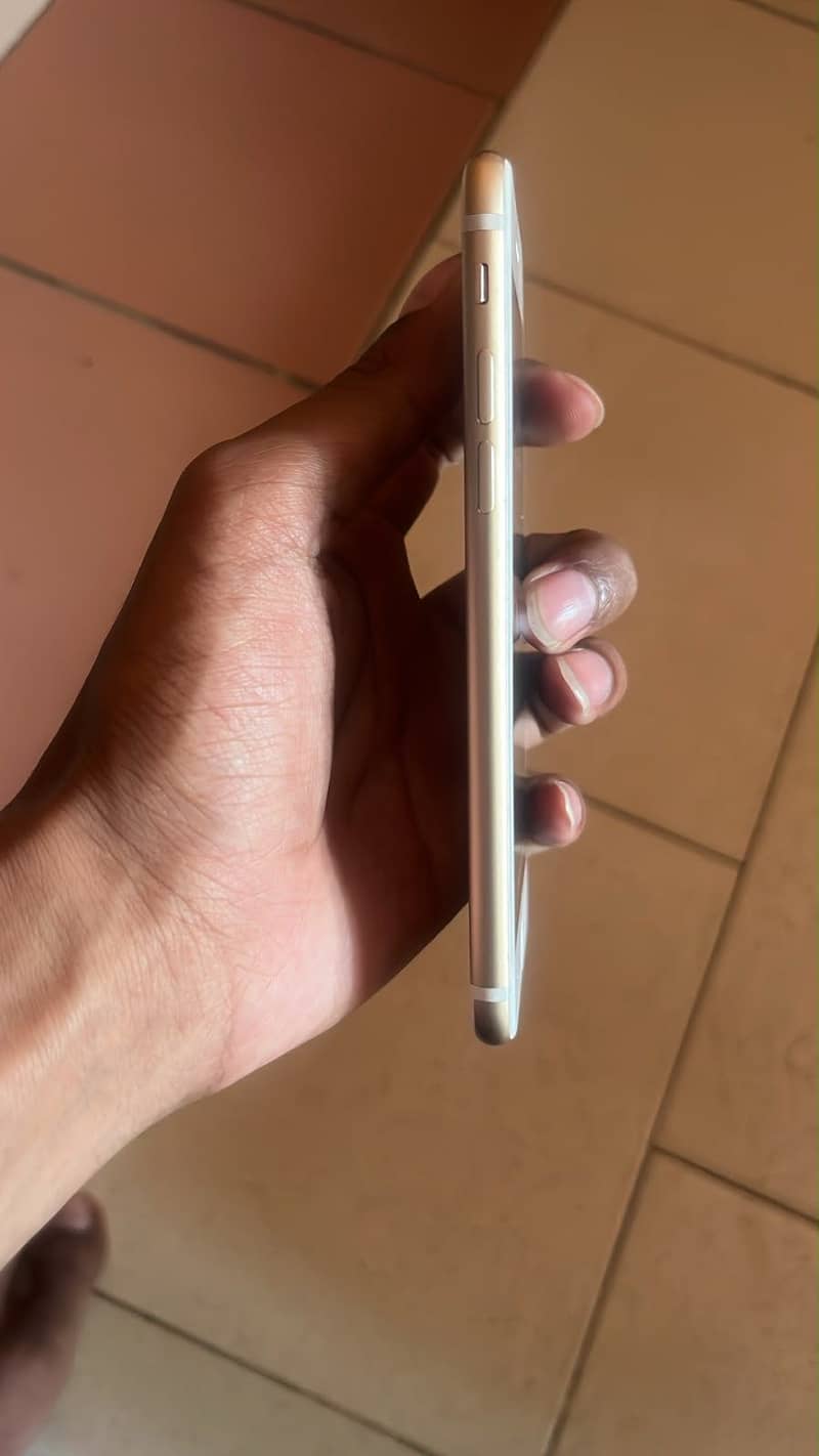 Apple iPhone 7 2
