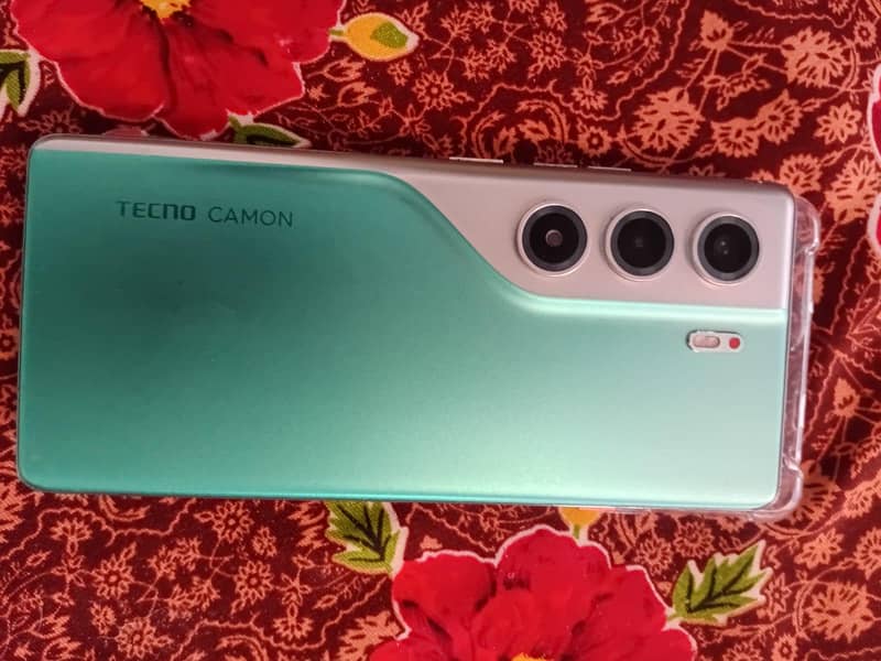 Tecno CAMON 40 Pro 3