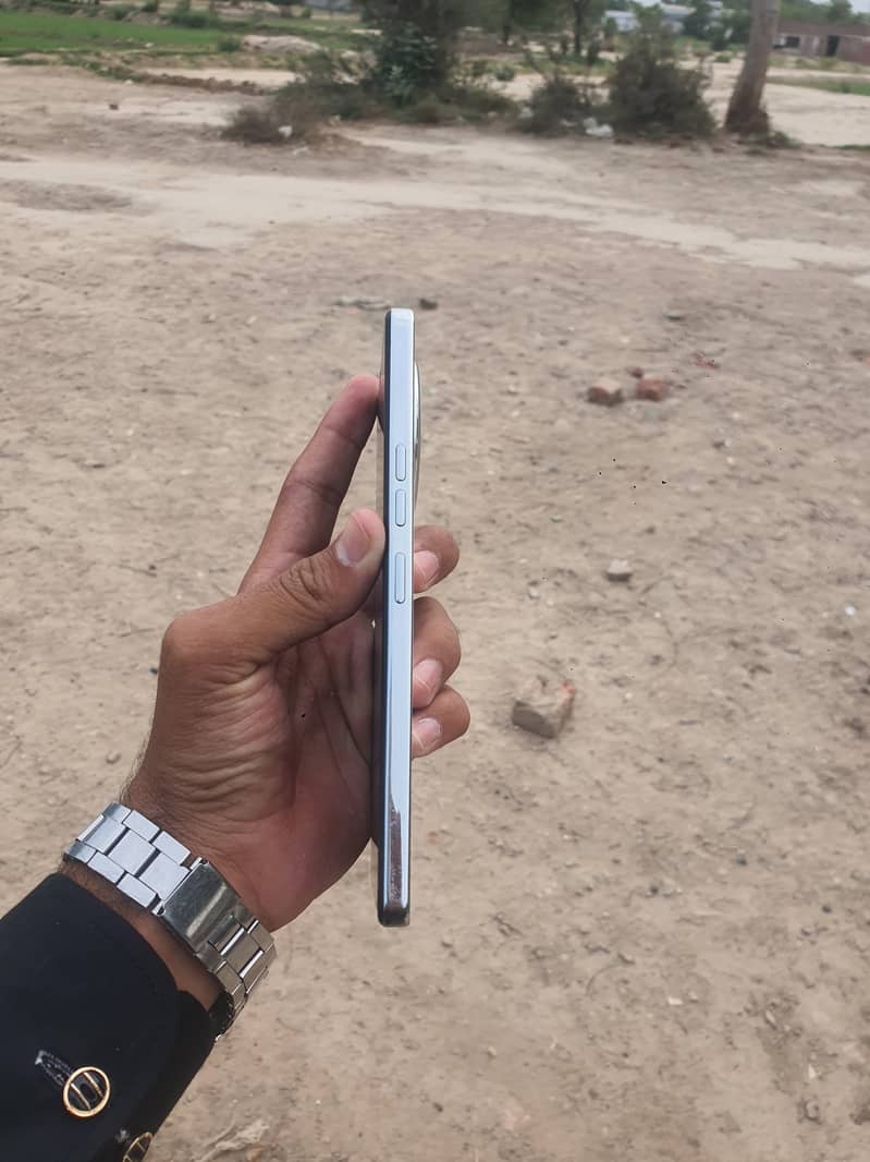Tecno Camon 30 2