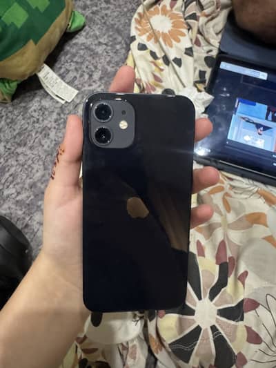 Apple iPhone 12