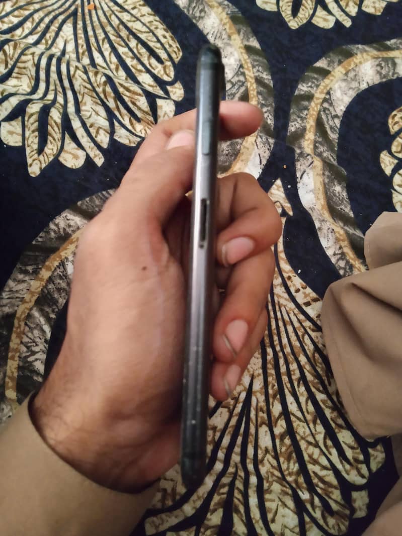 Apple iPhone 7 1