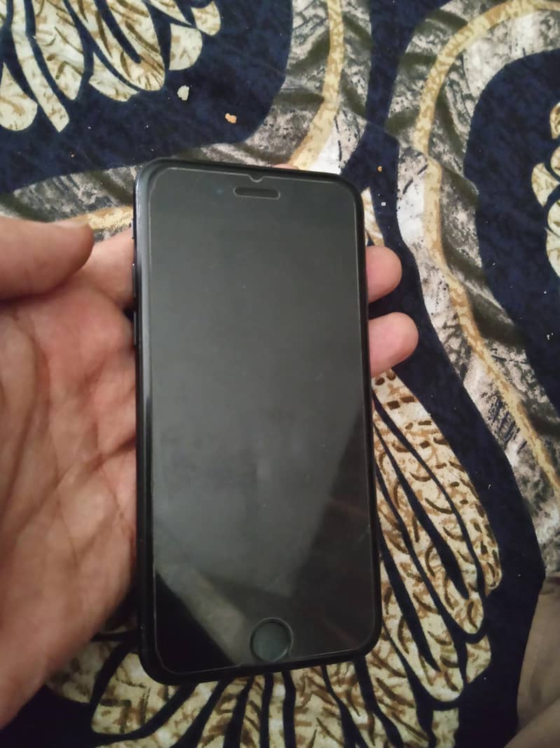 Apple iPhone 7 2