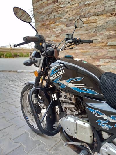 Suzuki GS 150 SE model 2022
