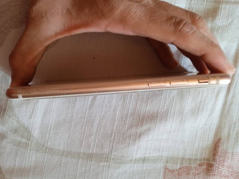 Apple iPhone 8 1