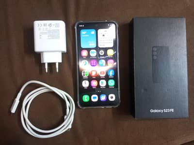 Samsung Galaxy S23 8/128GB Non PTA Factory Unlocked Box & Charger