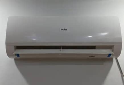 Haier 1 ton Dc inverter heat and cool totally genuine good condition