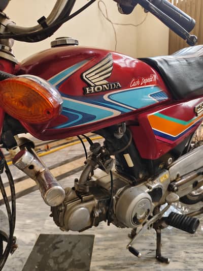 Honda cd70 one hand use lush condition. . . . .