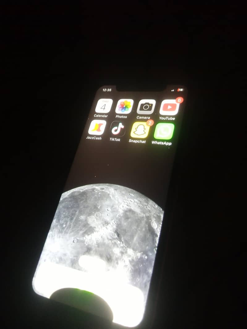 Apple iPhone X 4