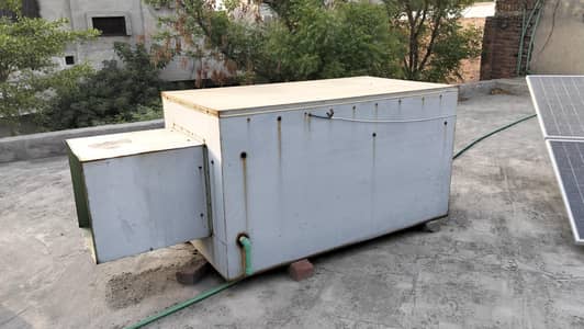 INDUSTRIAL COOLER