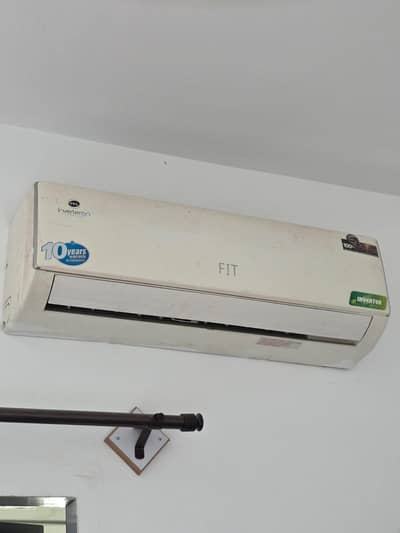 Pel inverter 1 ton AC best condition for sale