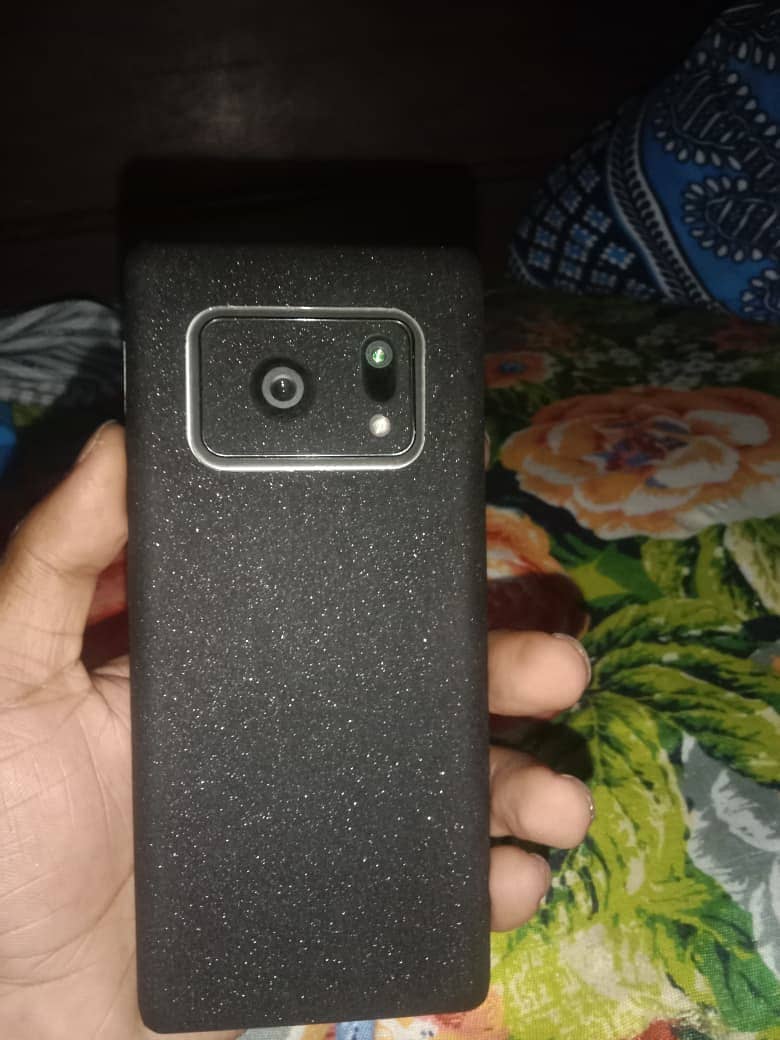 Sharp Aquos R6 1