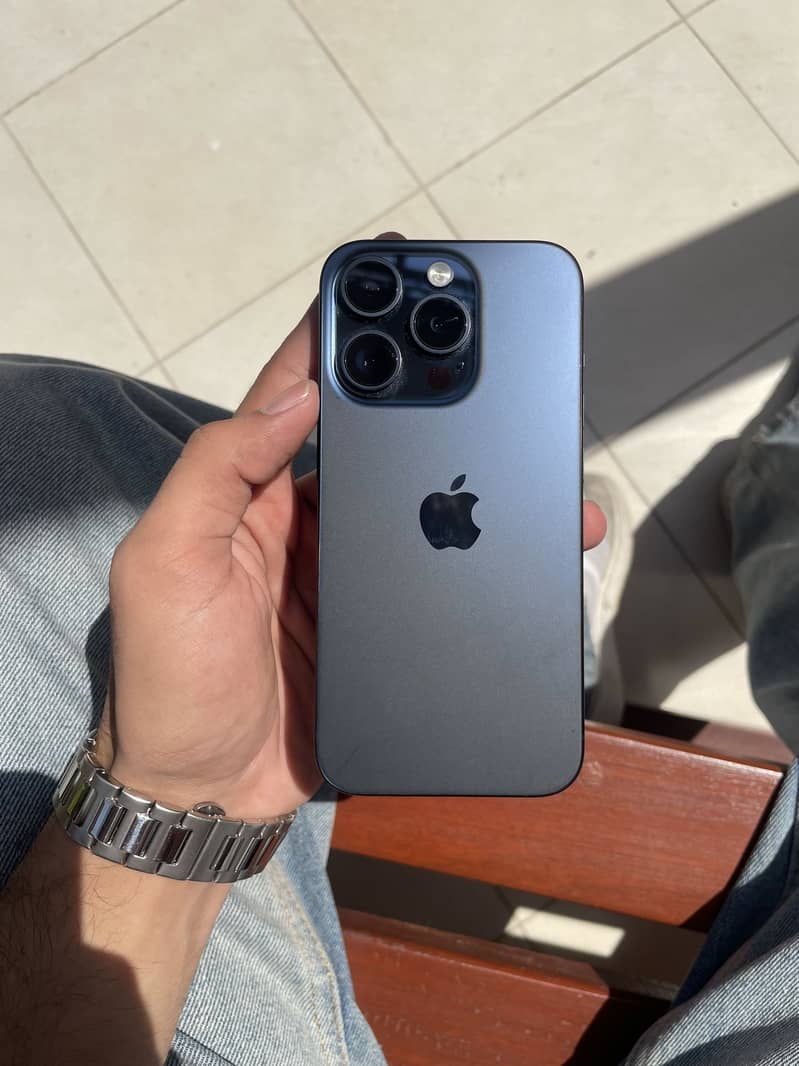 Apple iPhone 15 Pro 2