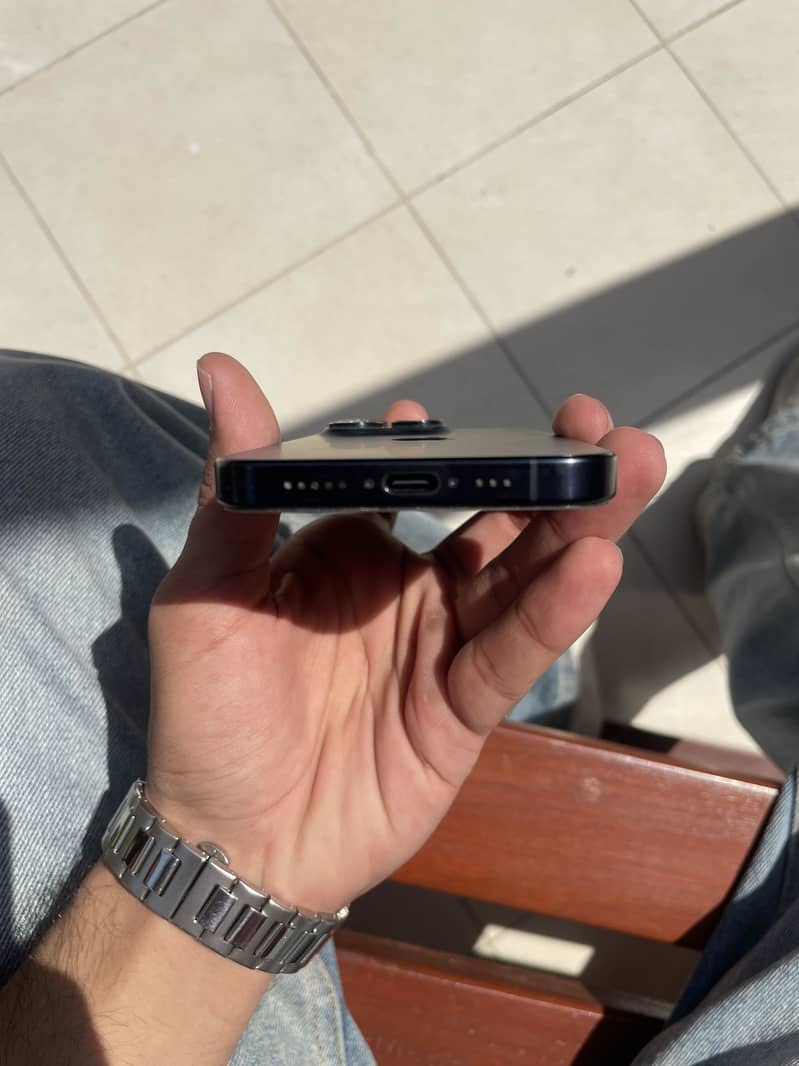 Apple iPhone 15 Pro 3